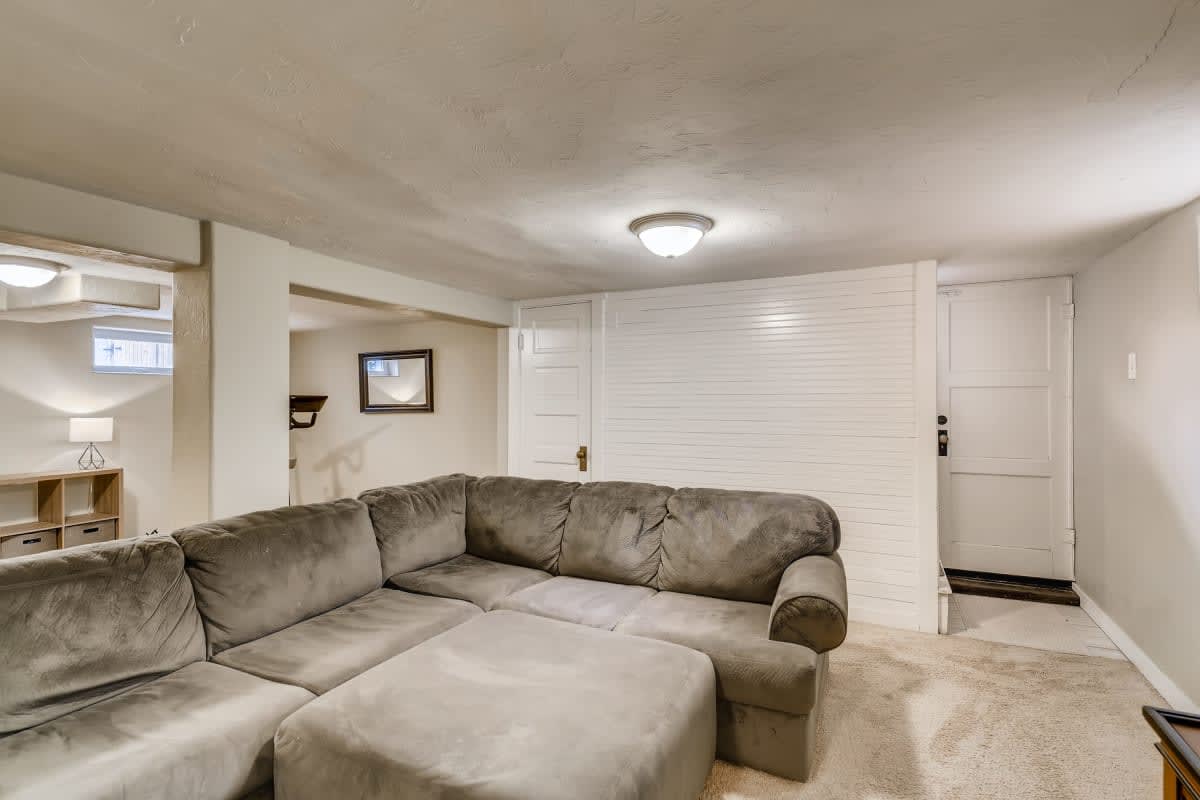 127 E Vassar Ave