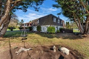 4247 Torquay Dr