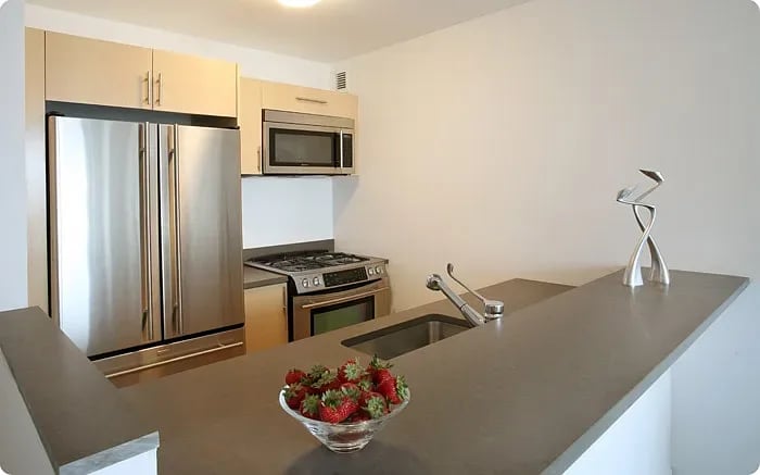 301 W 53rd St, #3F 