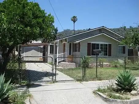 927 E Ortega St