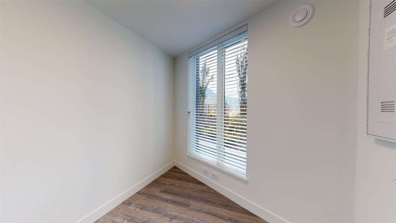 216-1365 Pemberton Ave