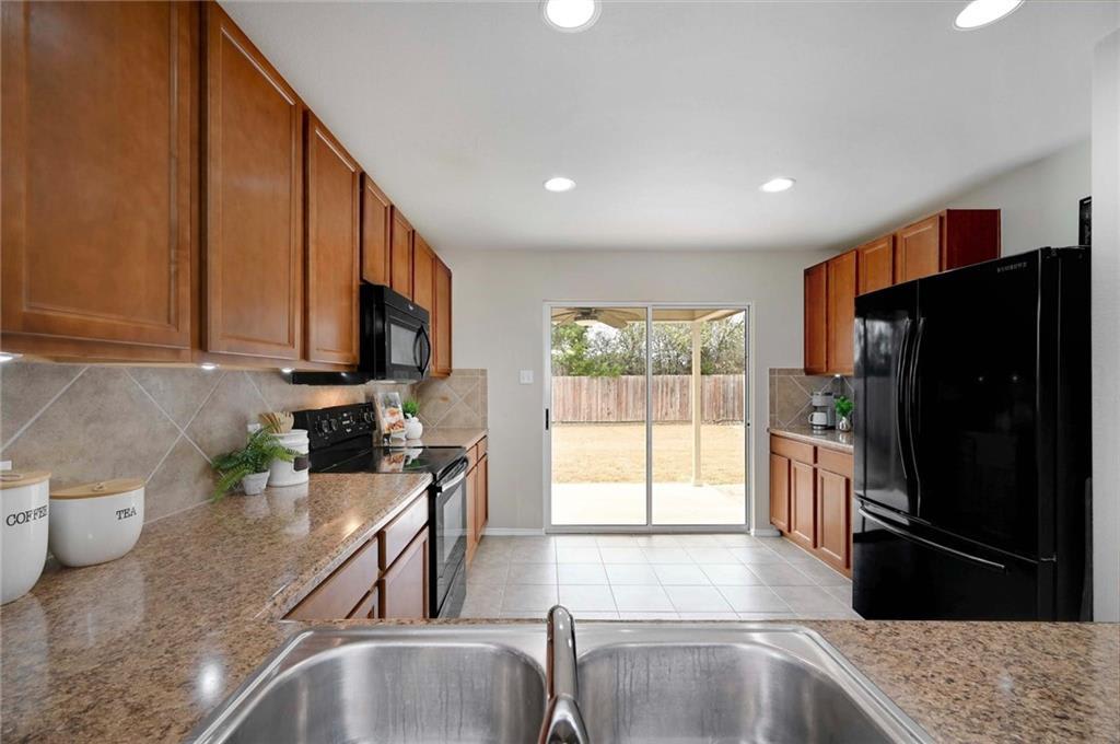 305 Moorhen Ln