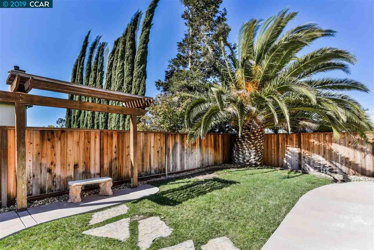 2317 Woodhill Dr