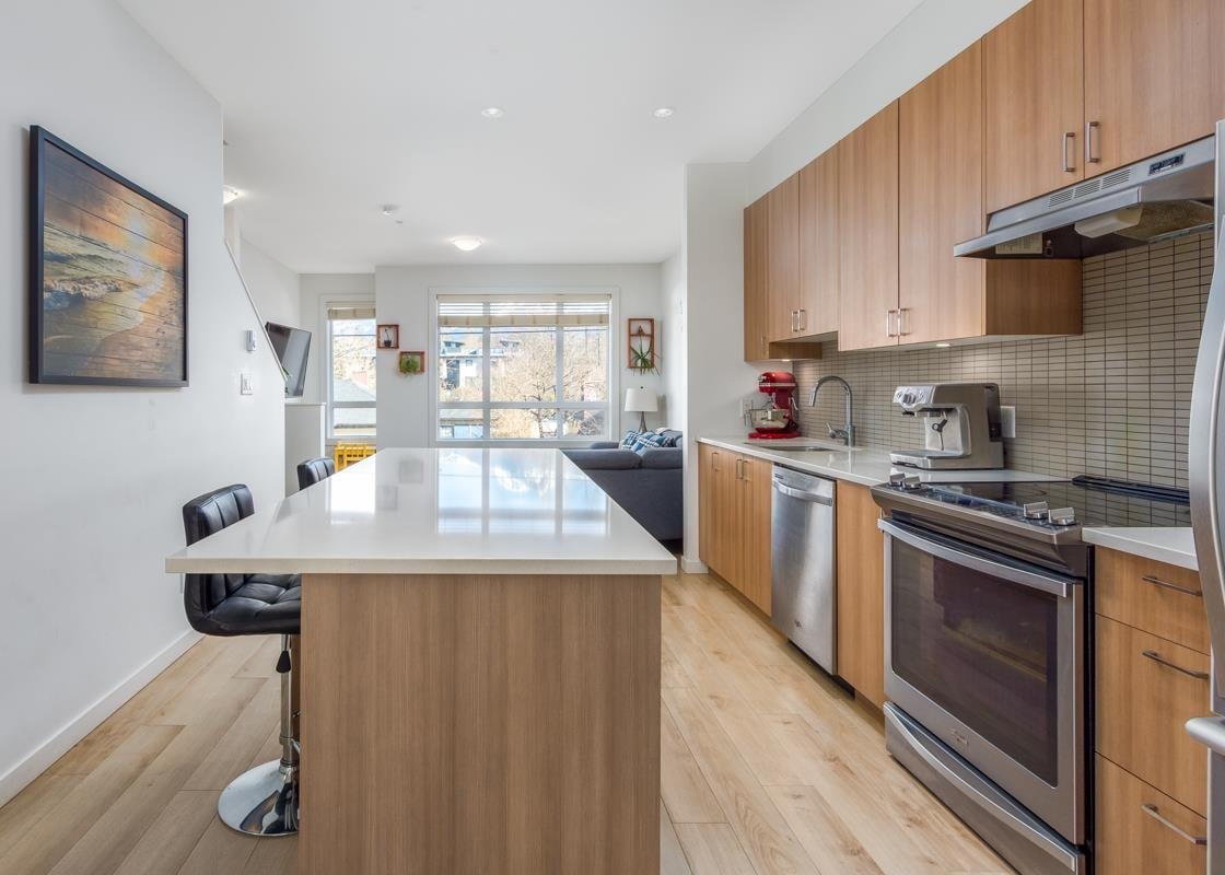 2-1188 Wilson Cres