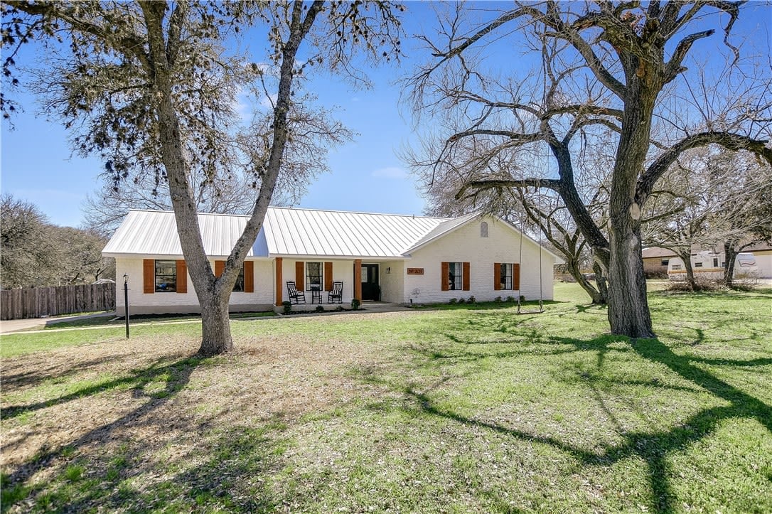 205 Ash Dr