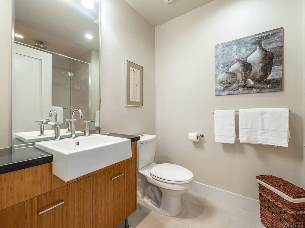 206-3223 Selleck Wy