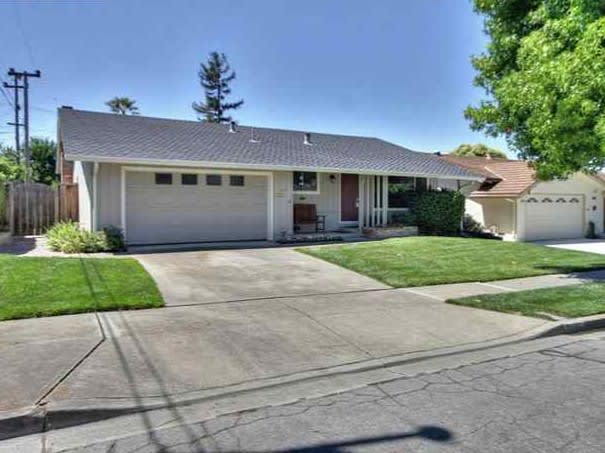 41527 Apricot Ln