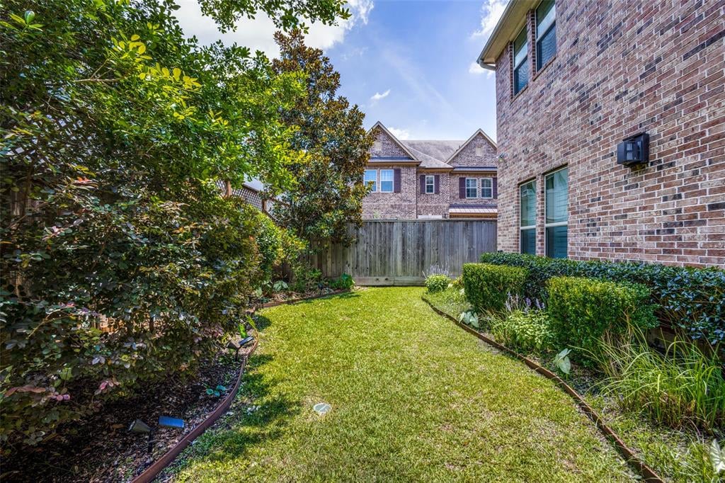 1647 Pinot Cir