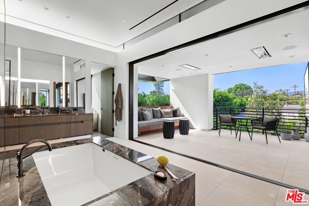 Luxe Estate