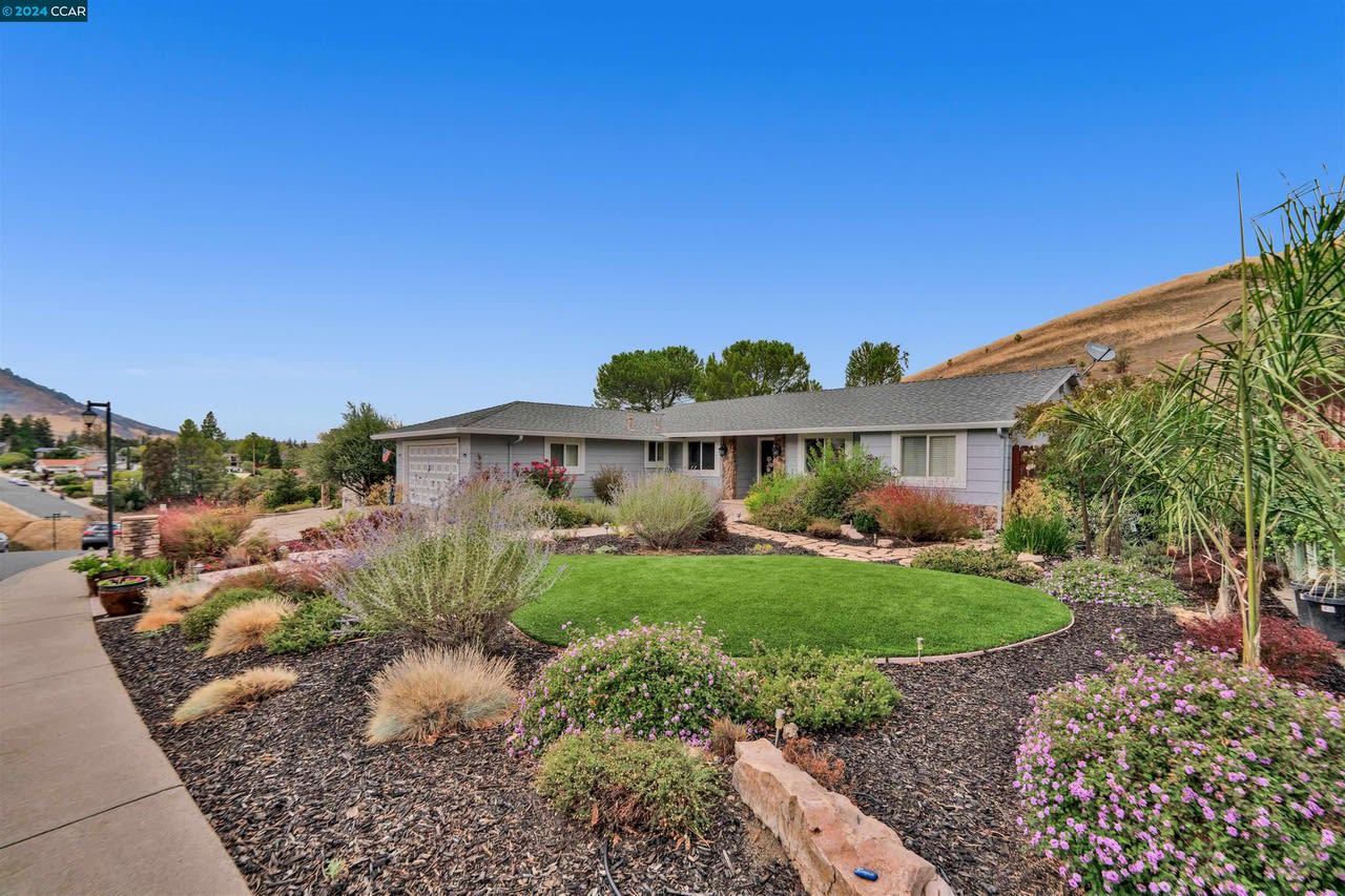 1151 Regency Dr