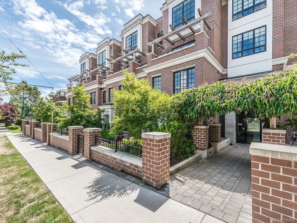 306-1011 Burdett Ave, Victoria