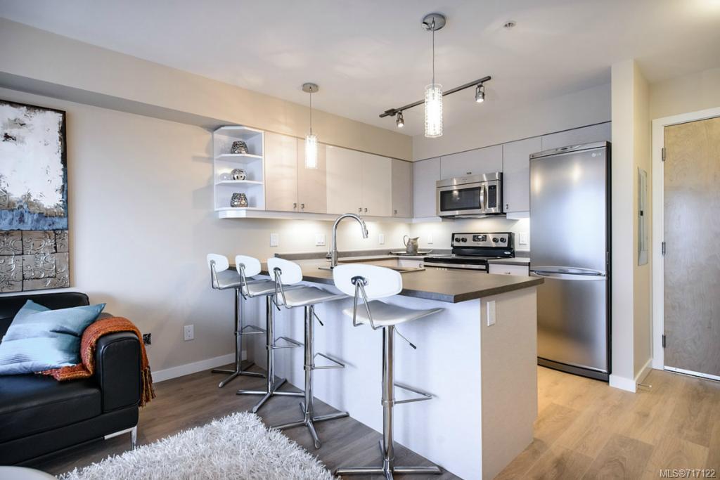 102-785 Tyee Rd, Victoria