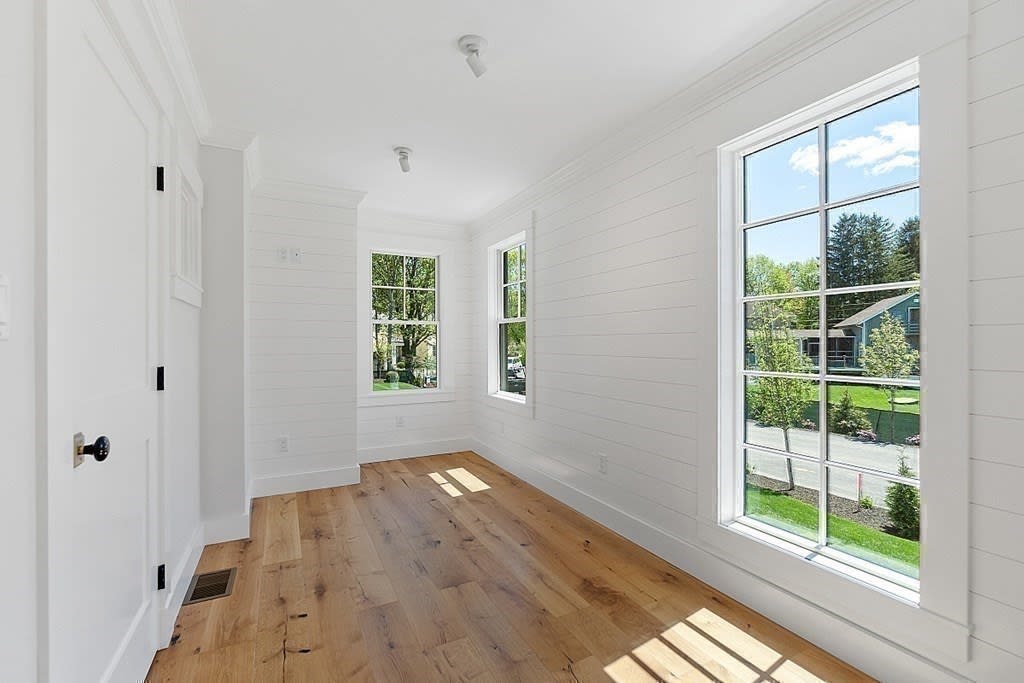 24 McCallar Lane