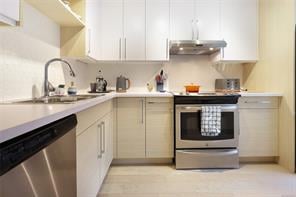 104-327 Maitland St
