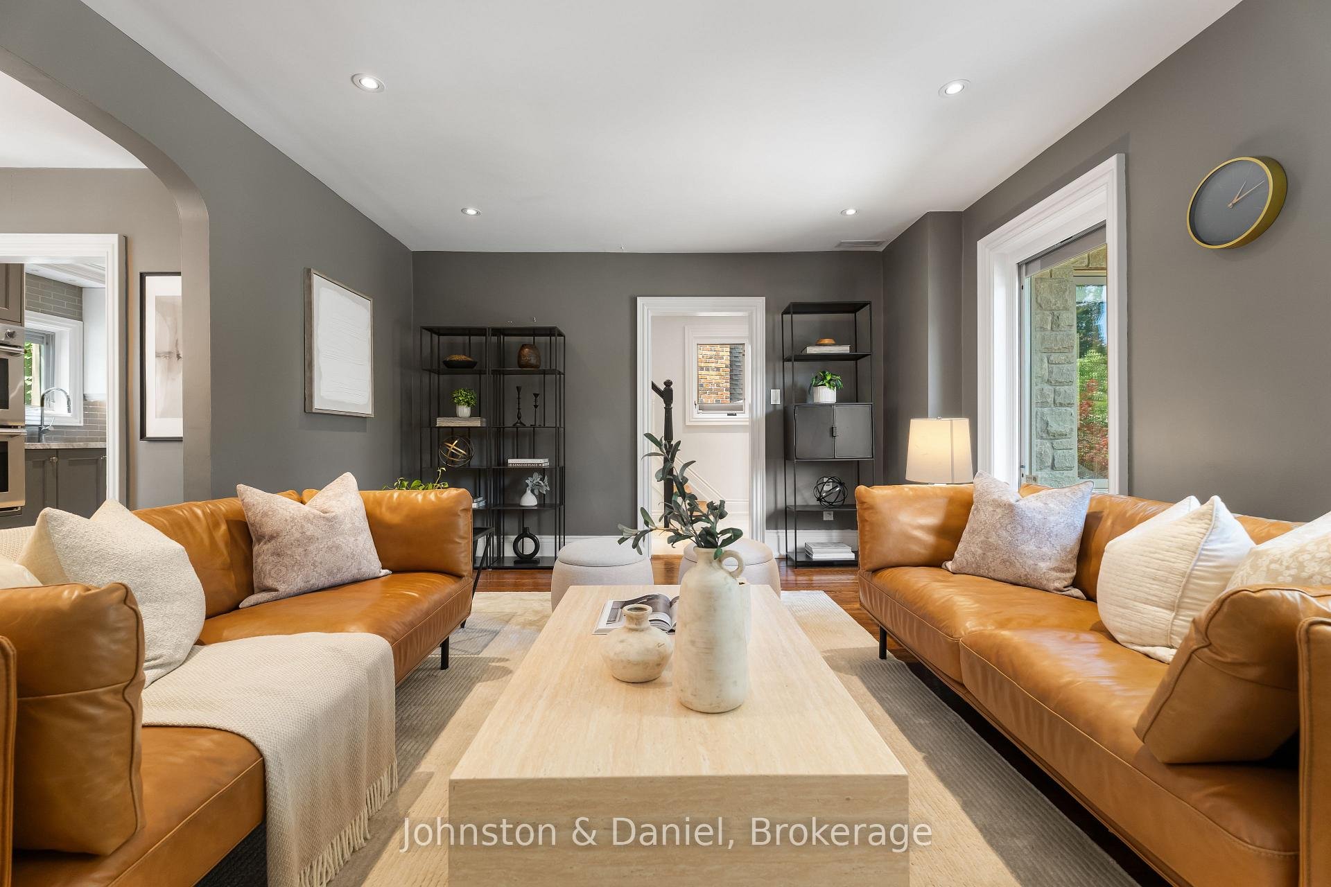 77 Lawrence Crescent