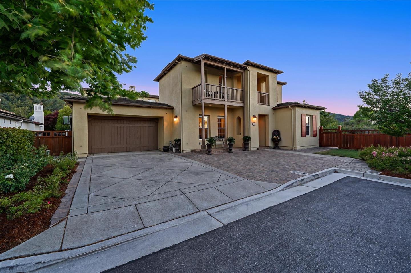 Omar Ruano, Realtor