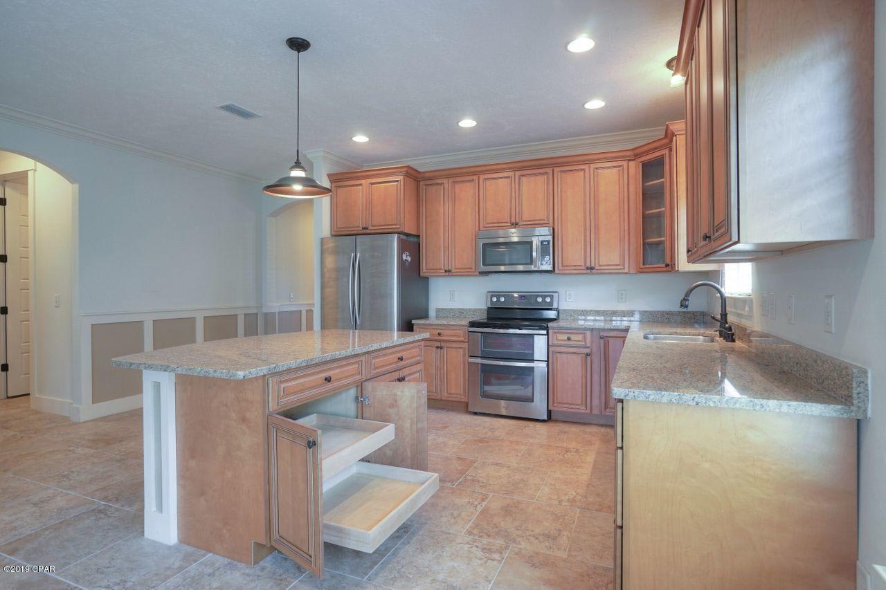 1420 Graham Lane