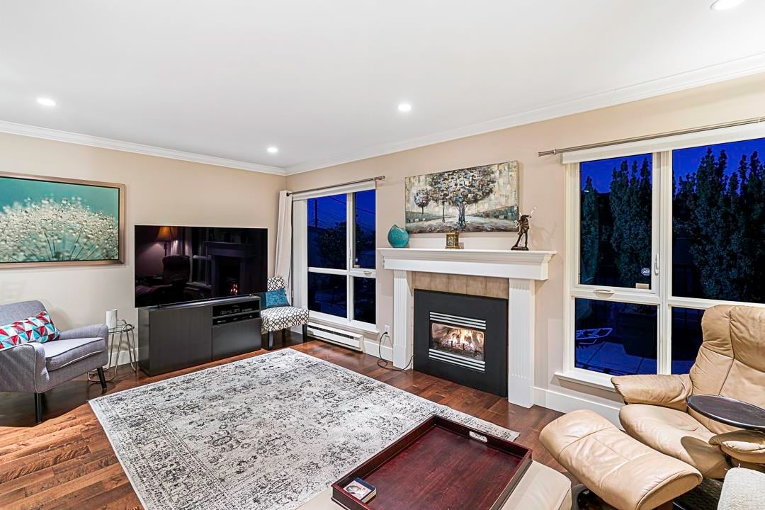 203 W 18th St