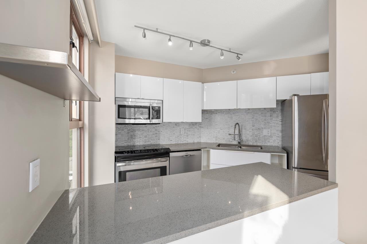 405-1633 W 8th Ave