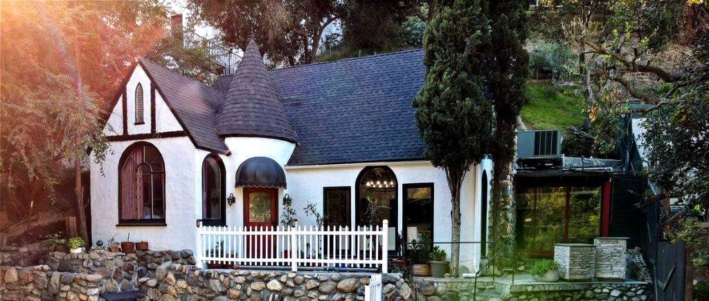 8563 Lookout Mountain Avenue