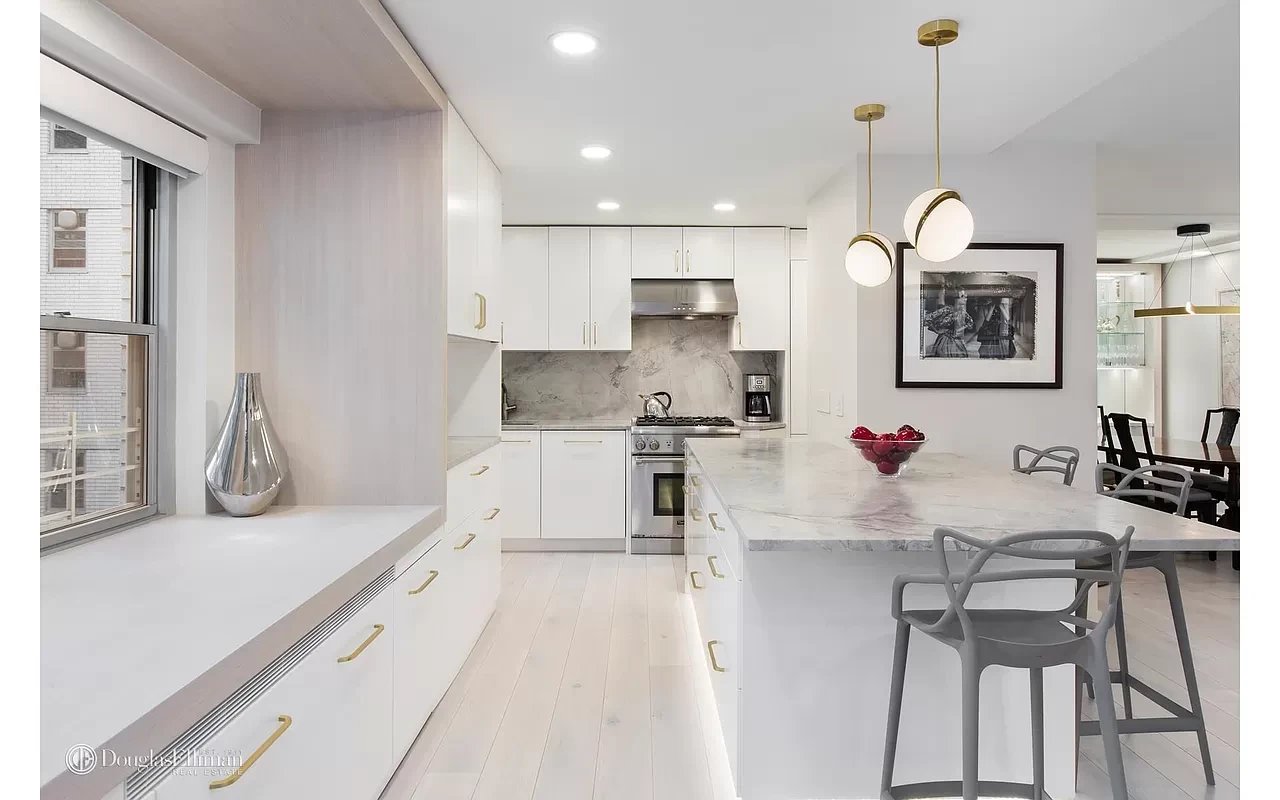 70 East 10th Street, 7A
