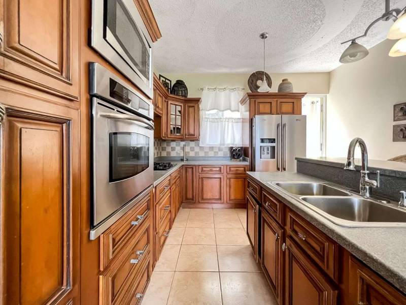 388 Great Mountain 4 Bedrooms