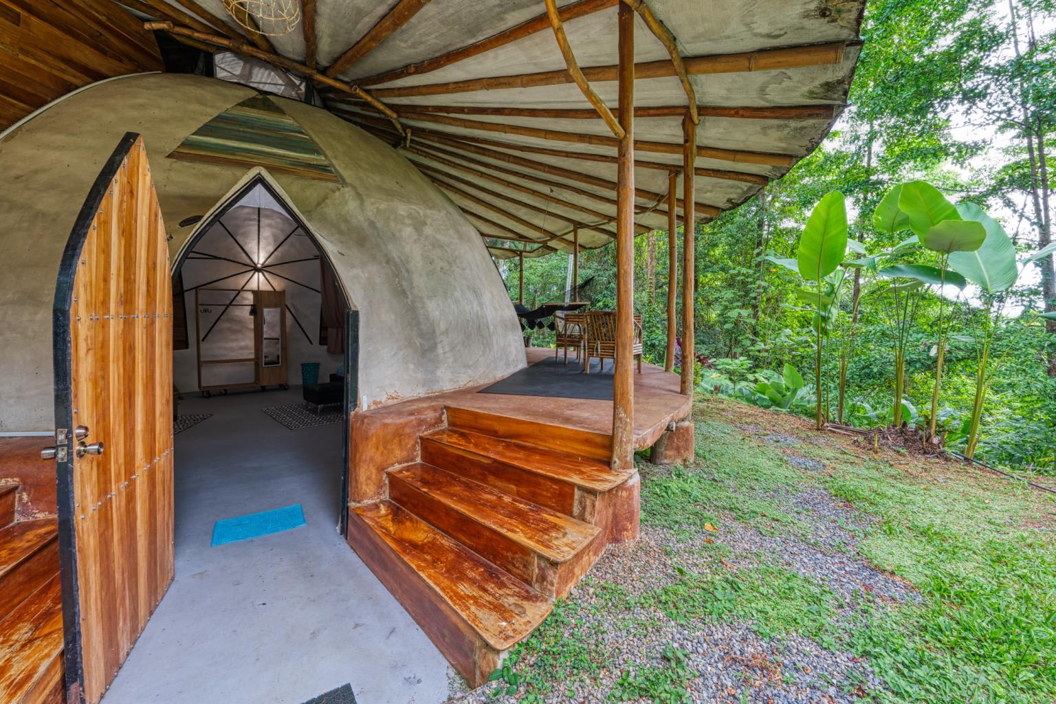 Exceptional Retreat Center on 62 Acre in Tinamastes