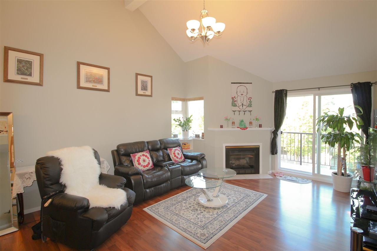 303-2344 Atkins Ave