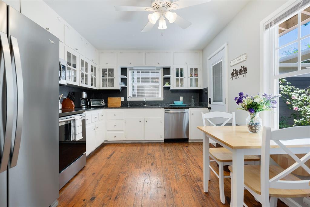 1734 Bahia Vista St