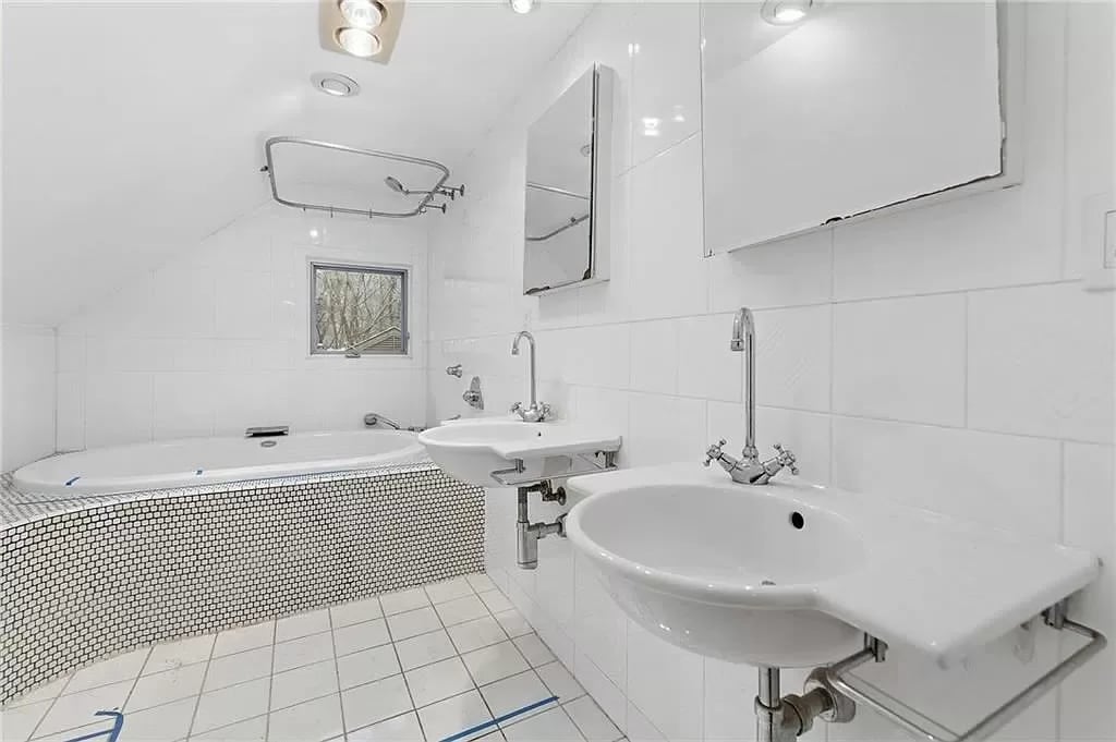 2812 W. 90th Street