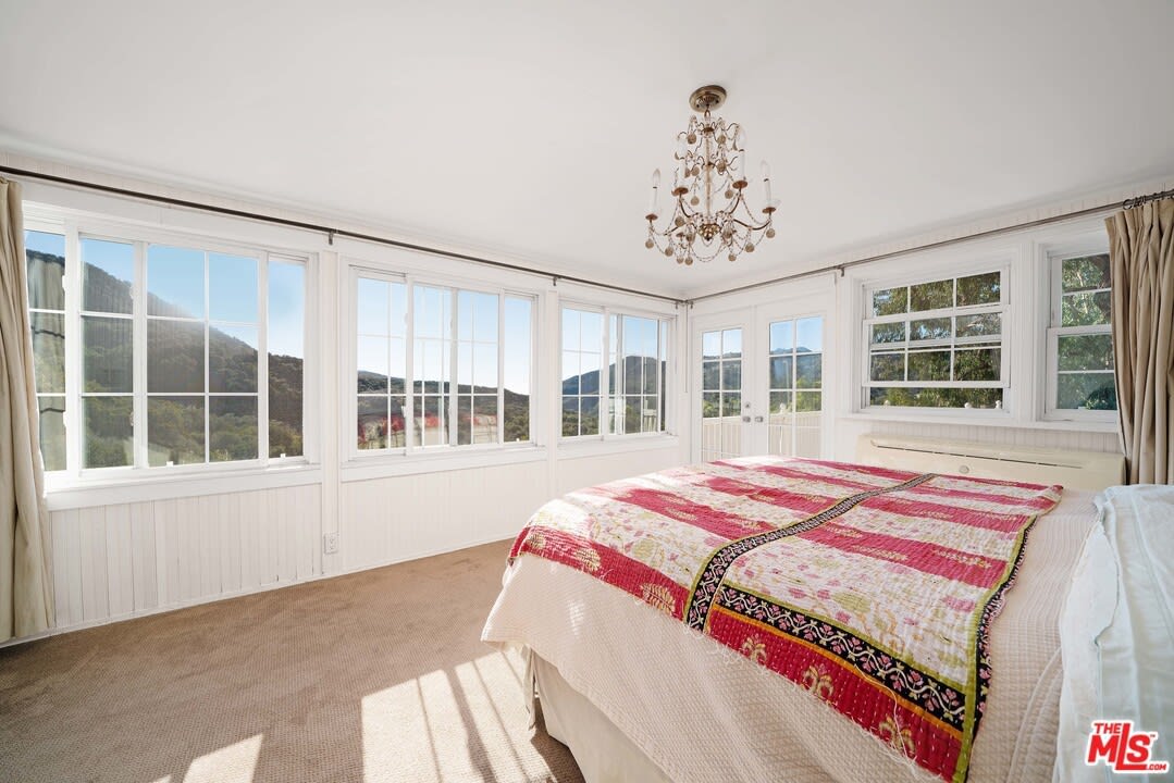 21342 Colina Dr