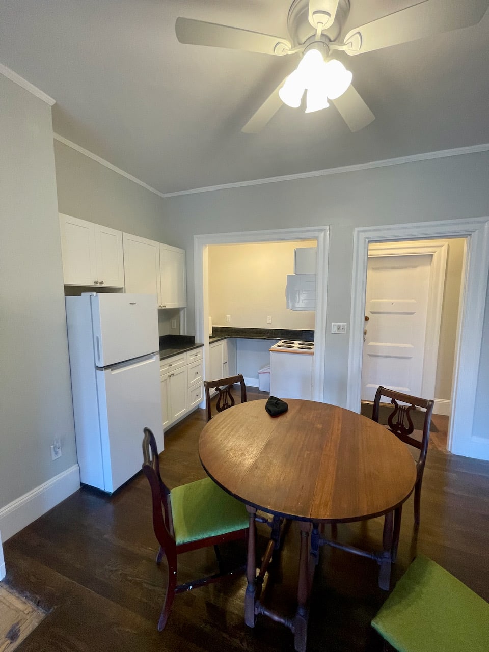 Commonwealth Ave @ Dartmouth - Renovated 1 bed w/ Common Laundry & Parking Available! 