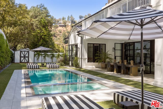Serene Palazzo