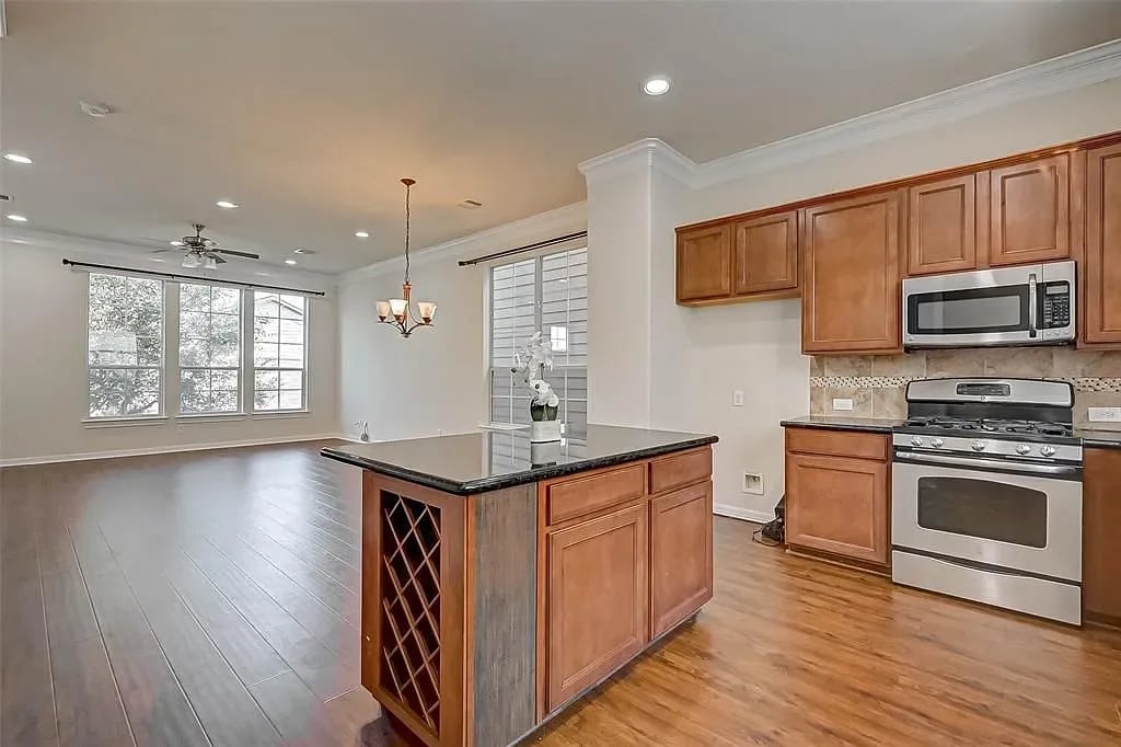 3216 Clearview Cir