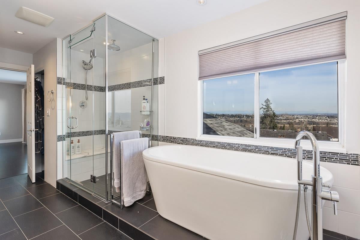 469 Cariboo Cres