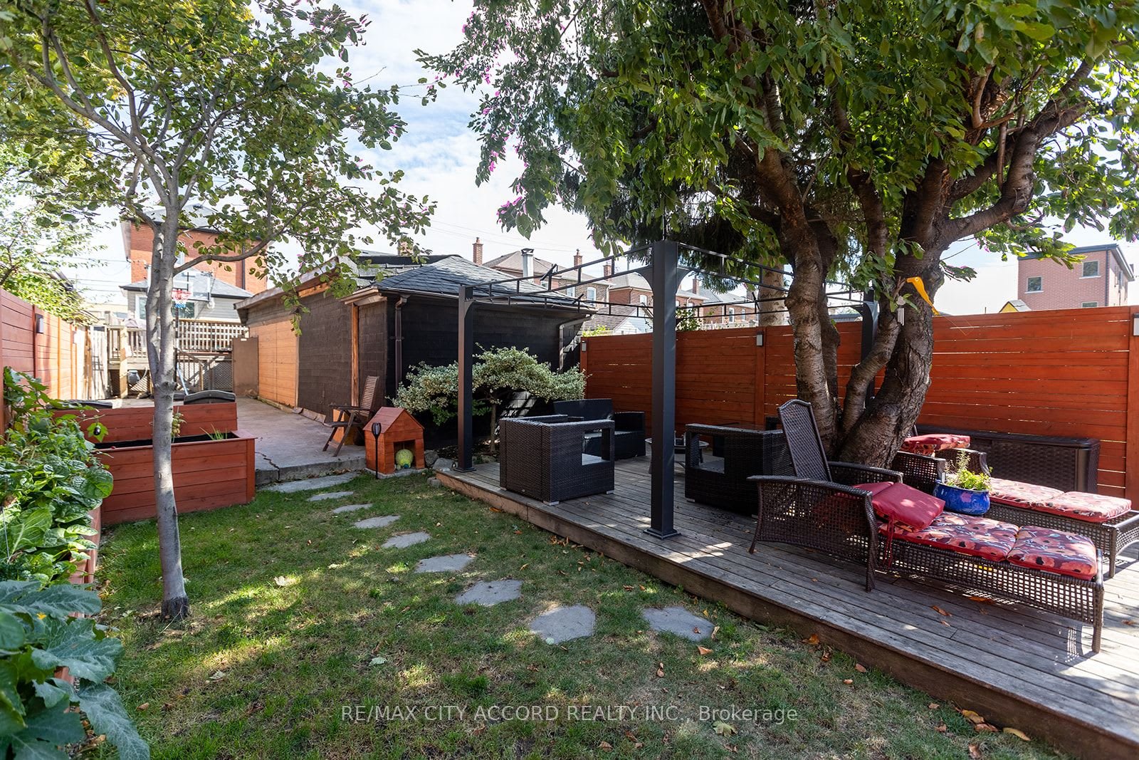 44 Bicknell Ave