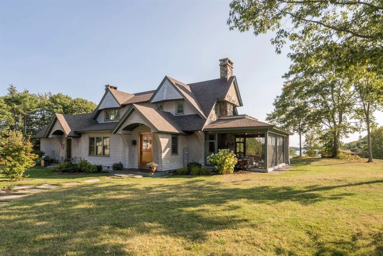 Highfields Waterfront Rental: Ultimate Privacy and Luxury in Edgecomb