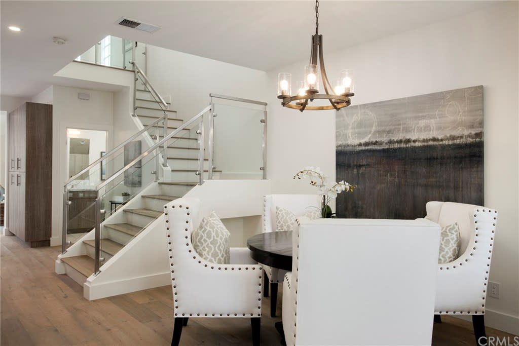 611 Dahlia Ave