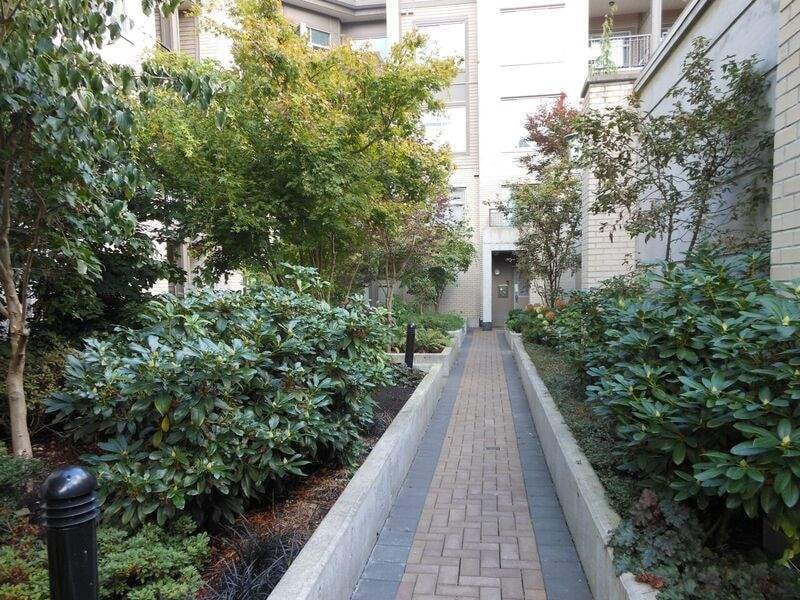 214-13468 King George Blvd