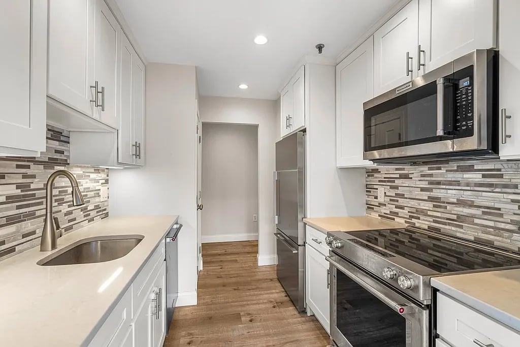 350 North St, #401