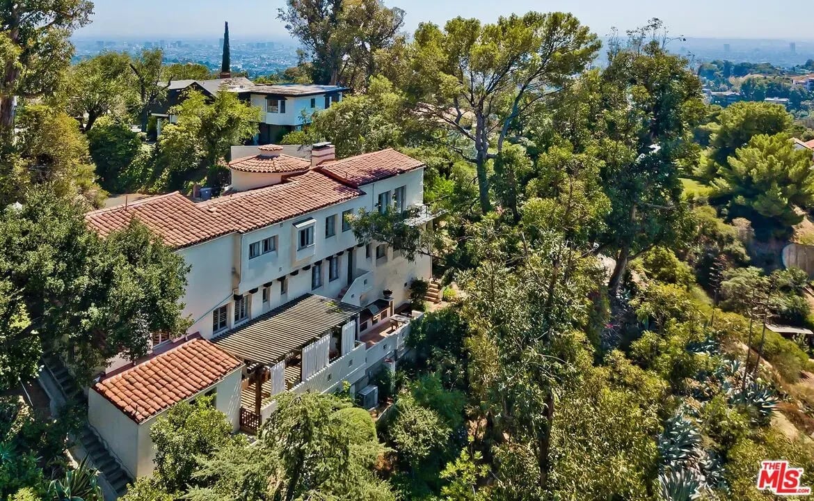 CLASSIC BEACHWOOD CANYON SPANISH