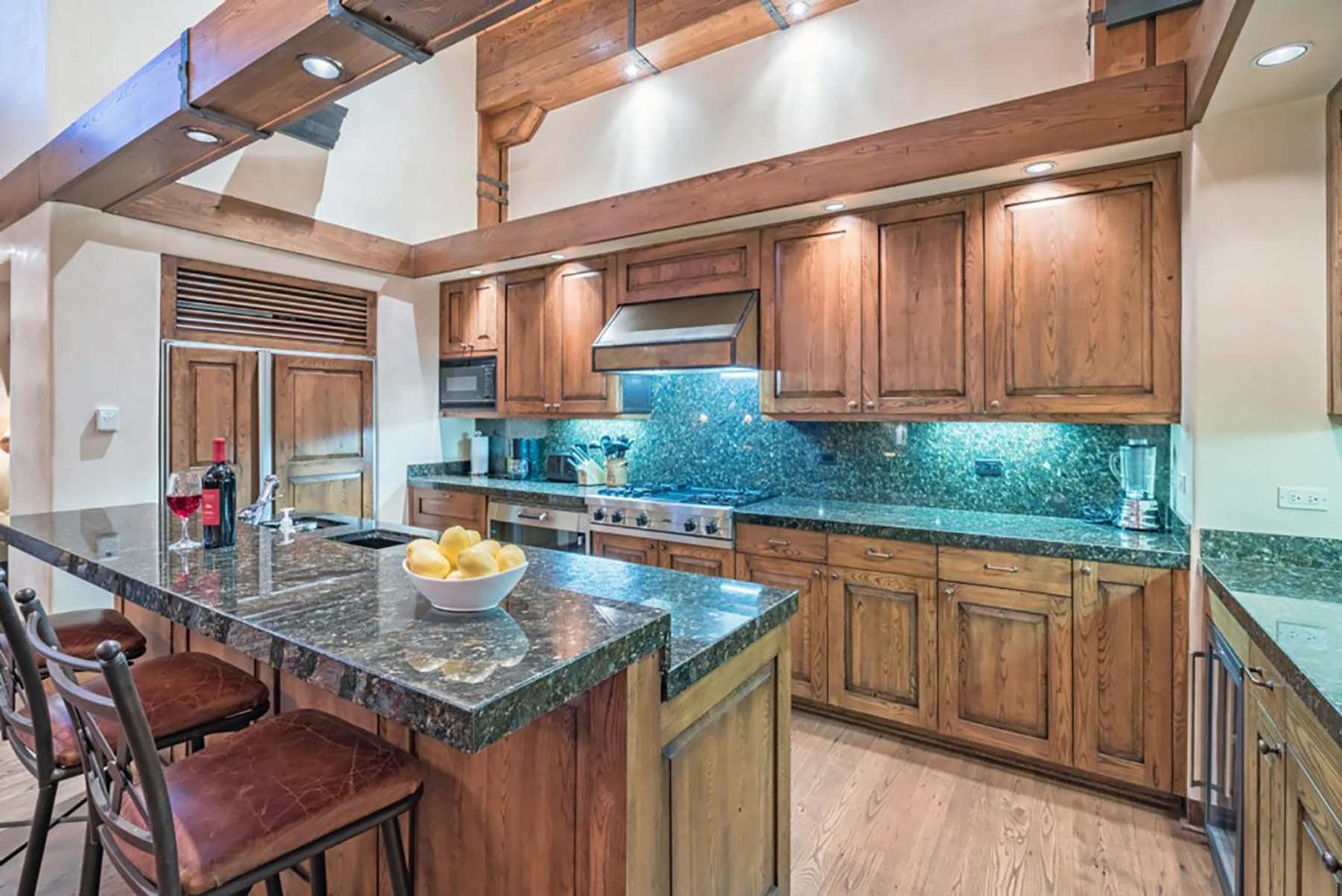 136 Country Club Dr #702