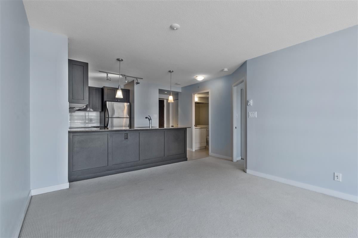 502-7225 Acorn Ave