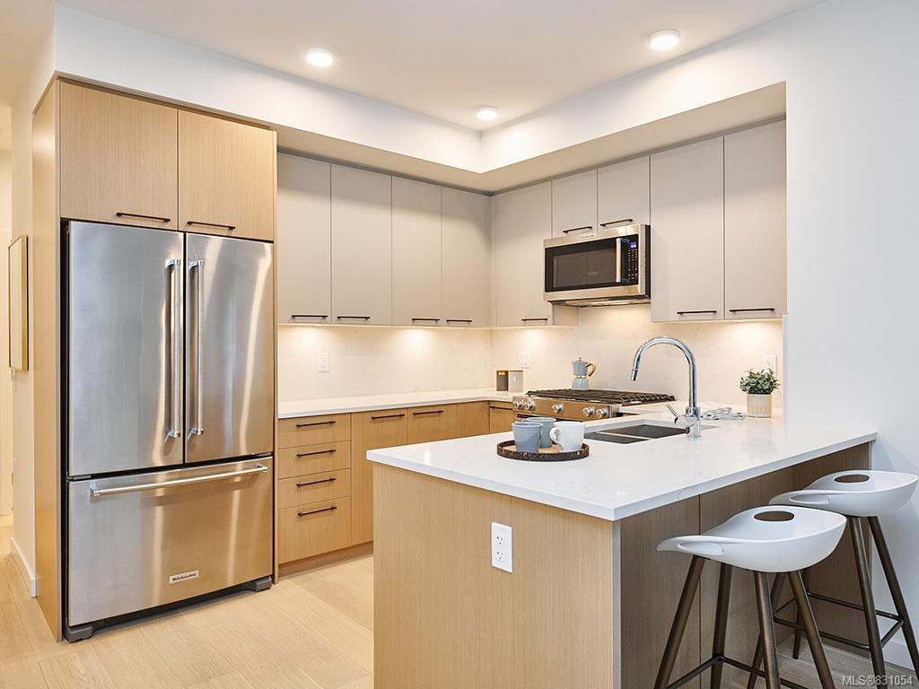 408-7162 West Saanich Rd, Central Saanich