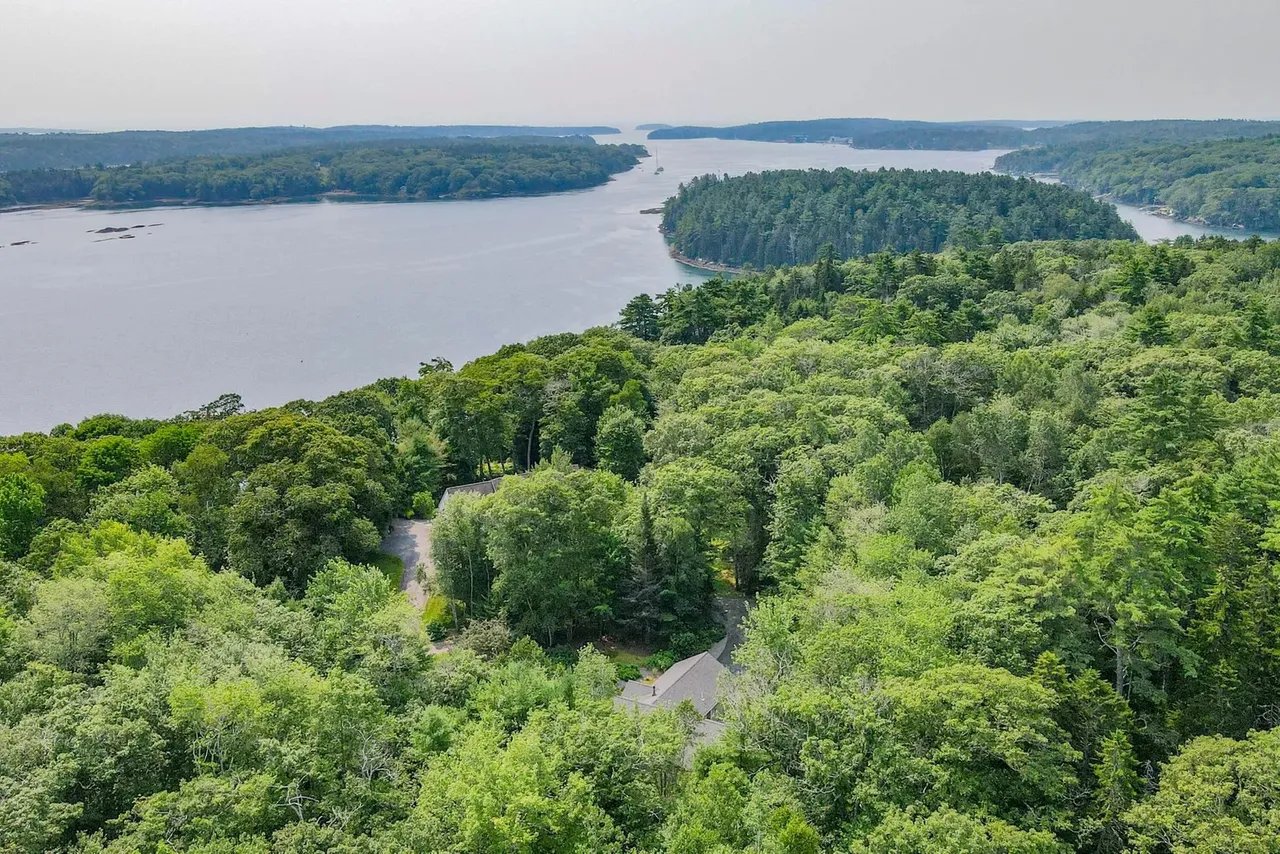 New Listing: 31 Deer Trail Drive, Boothbay, ME 04537 – $495,500