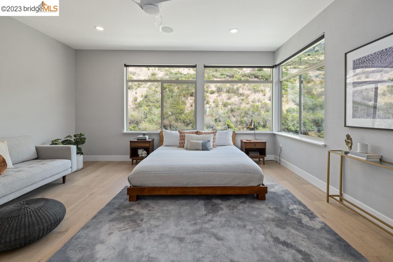 6731 Skyview Dr, Oakland, CA 94605