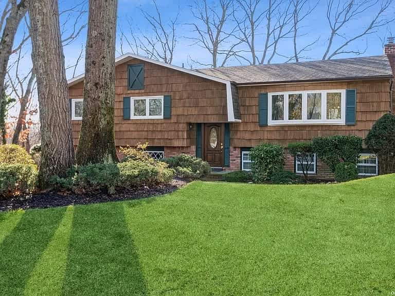 16 Gull Hill Dr