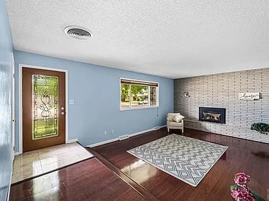 19 Cornell Cir