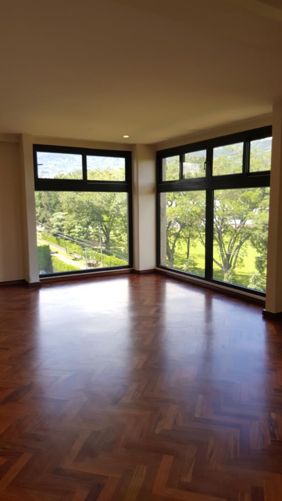Remodeled Full Floor Condo, Escazu, San Jose