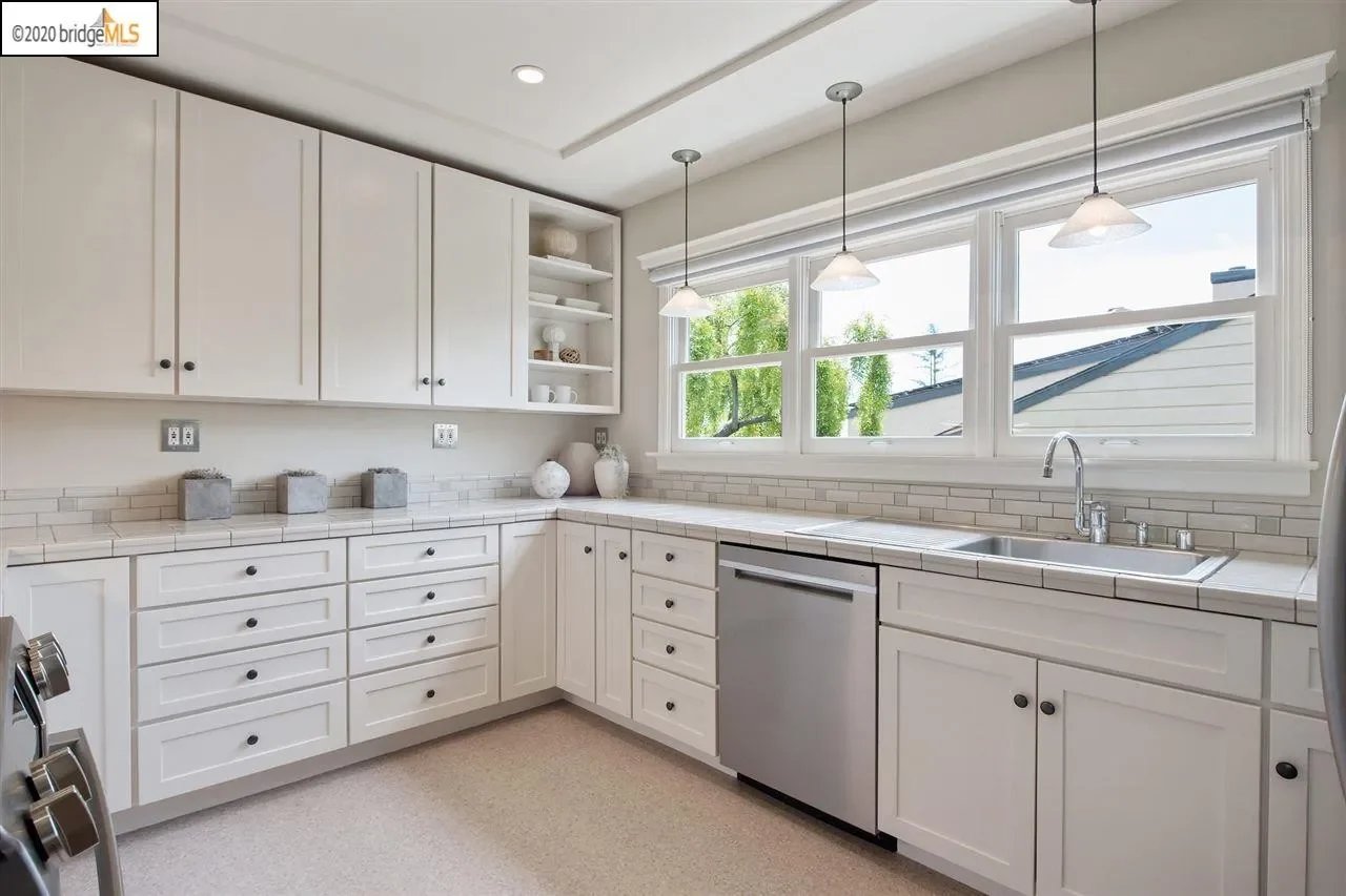 891 Glendome Cir